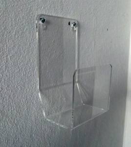 Buchwandhalter aus Acrylglas