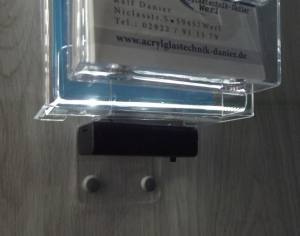 Flyerbox mit Visitenkartenbox mit weißer LED Beleuchtung