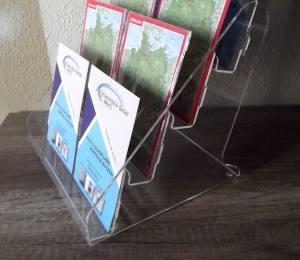 Postkartenständer aus Acrylglas mit 4 Fächern